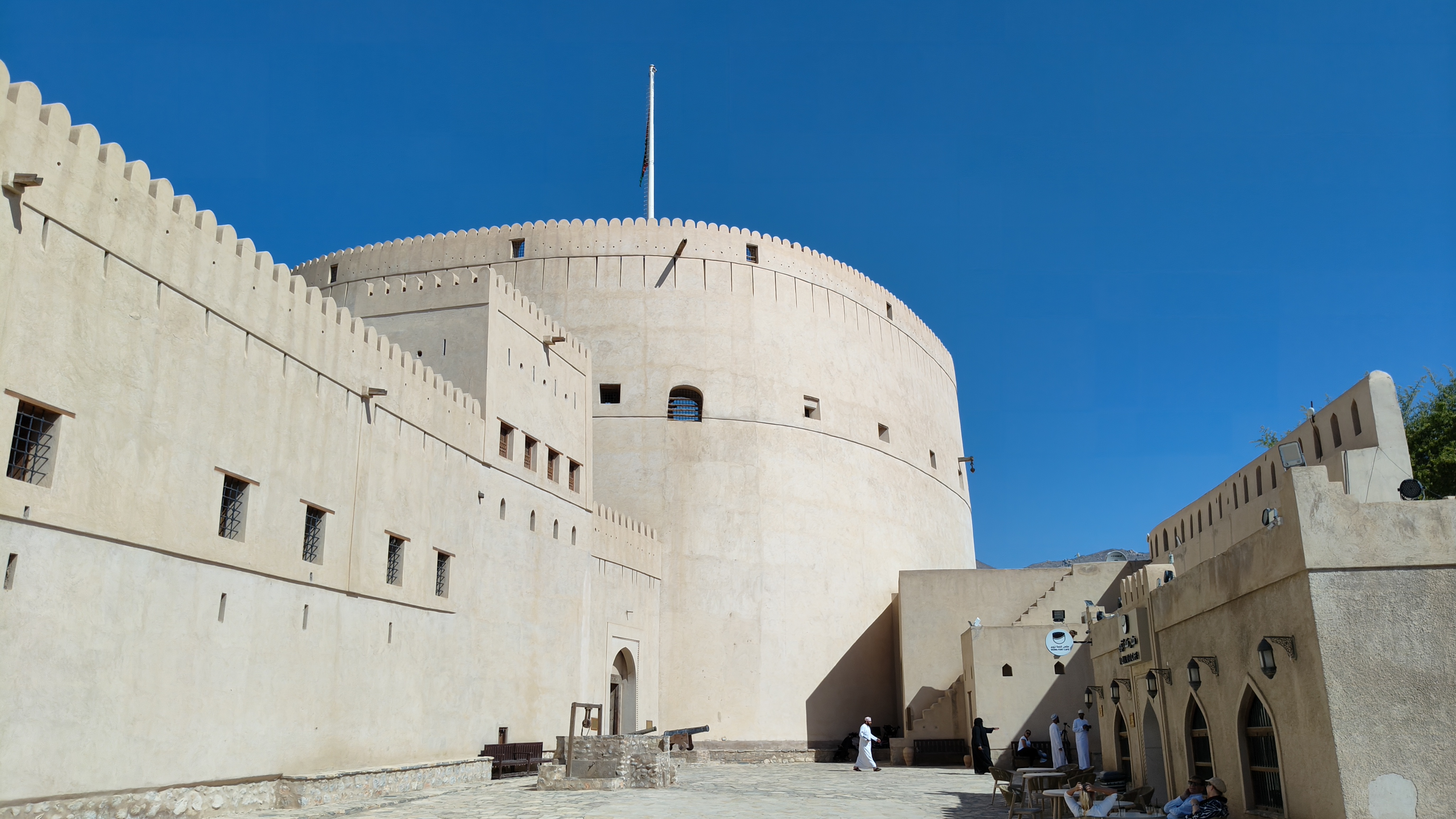 The Nizwa castle and fort was our first plan for the day