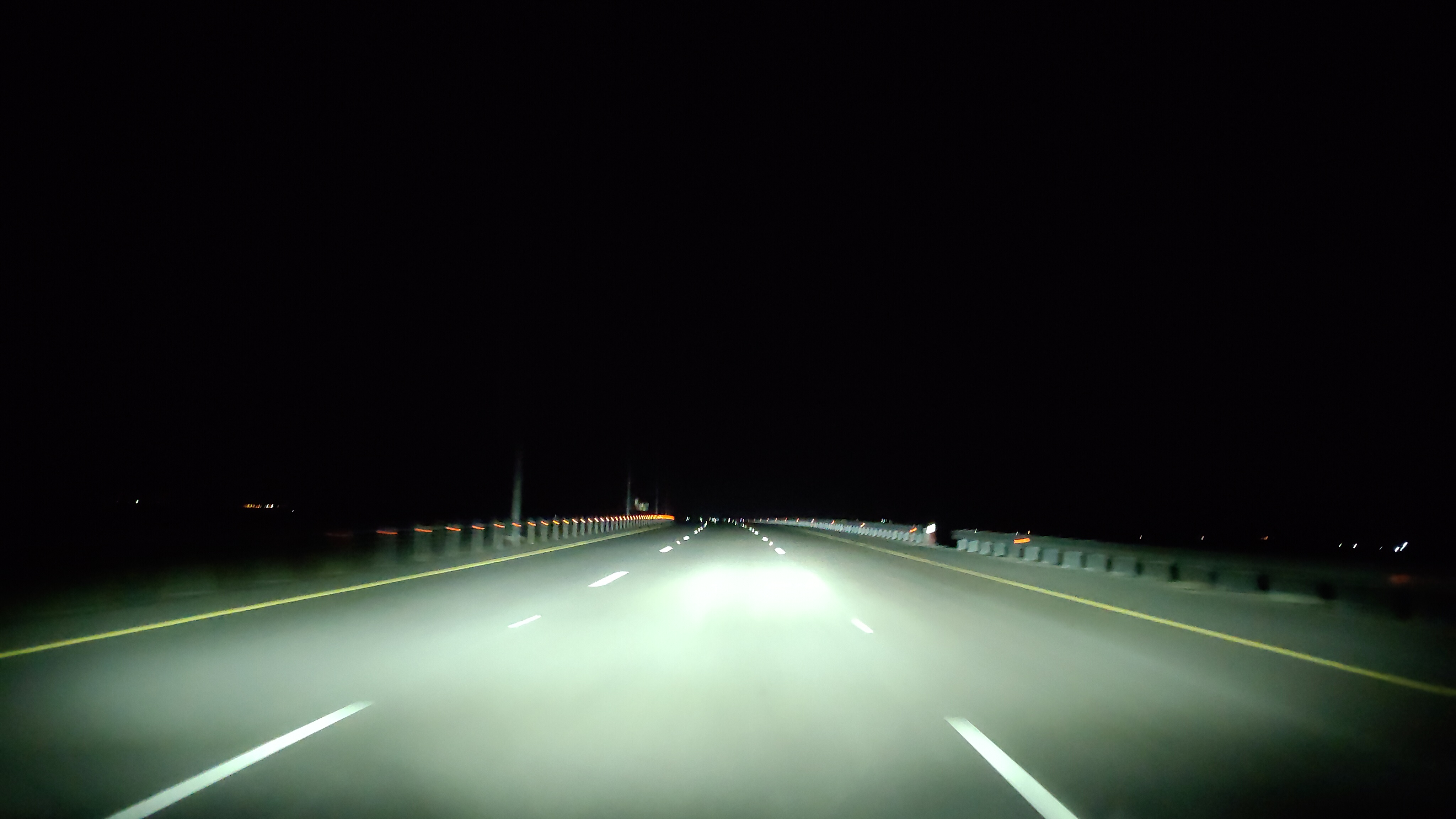 The drive to Sur had about 50 km or so of complete isolation and pitch darkness - where we were the only ones on the road!