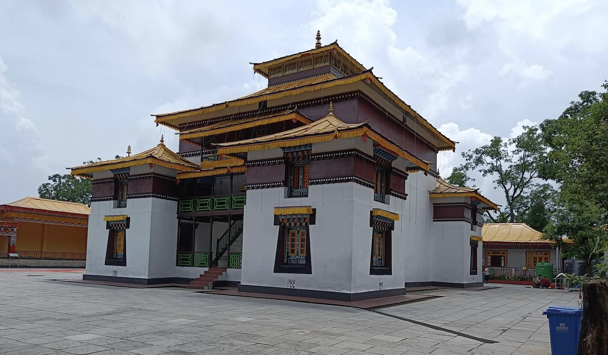Enchey Monastery surrounded by misty mountains in Gangtok